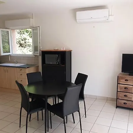 펜션 30 M2 Proche De Porticcio Et D'ajaccio 엑시카수아렐라